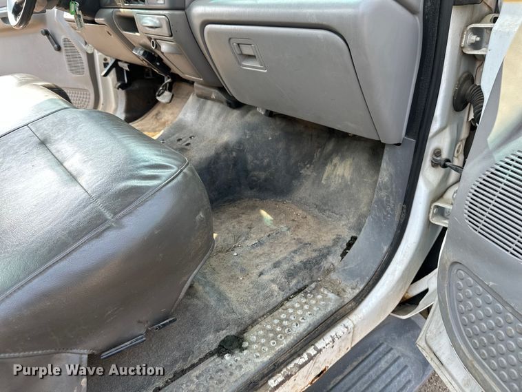 image for item EB2814 1999 Ford F550 utility / service truck