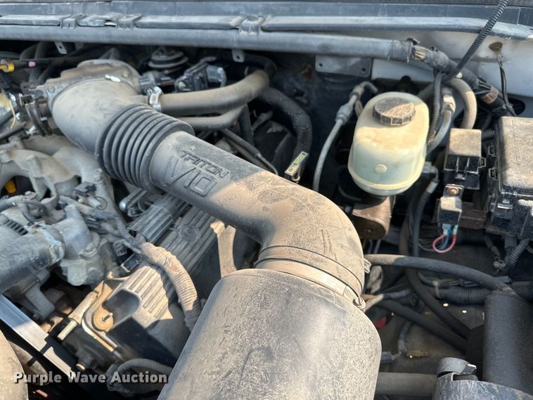 image for item EB2814 1999 Ford F550 utility / service truck