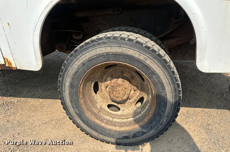 image for item EB2814 1999 Ford F550 utility / service truck