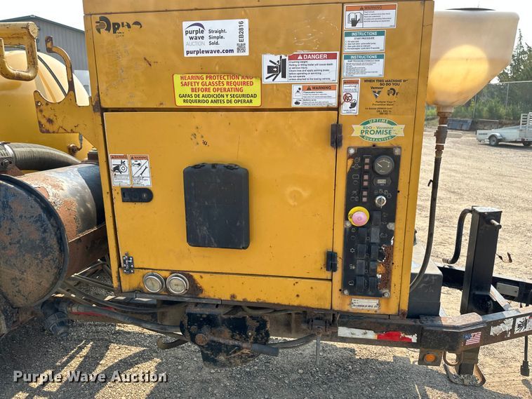 image for item EB2816 2012 Vermeer V500LE-HD vacuum excavator