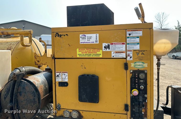 image for item EB2816 2012 Vermeer V500LE-HD vacuum excavator