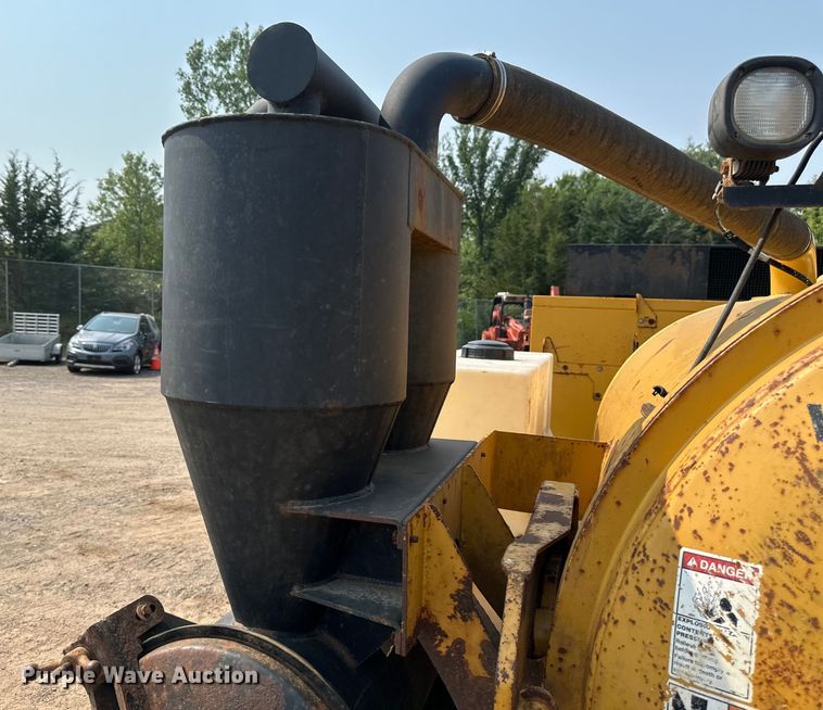 image for item EB2816 2012 Vermeer V500LE-HD vacuum excavator