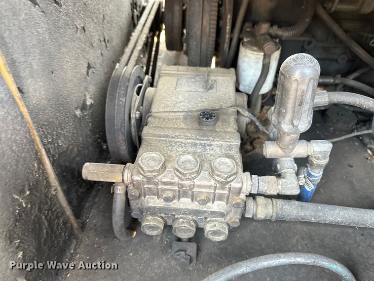 image for item EB2816 2012 Vermeer V500LE-HD vacuum excavator