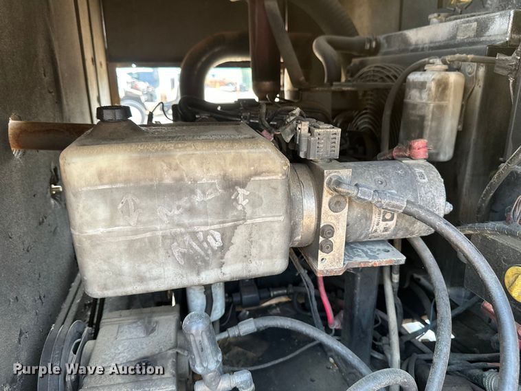 image for item EB2816 2012 Vermeer V500LE-HD vacuum excavator