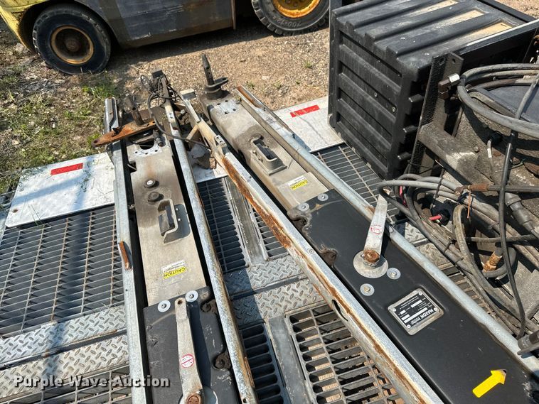 image for item EB2822 Maxxon BMRW lift gate