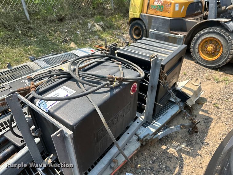 image for item EB2822 Maxxon BMRW lift gate