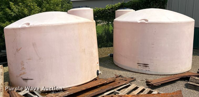 image for item EB2823 (2) poly tanks