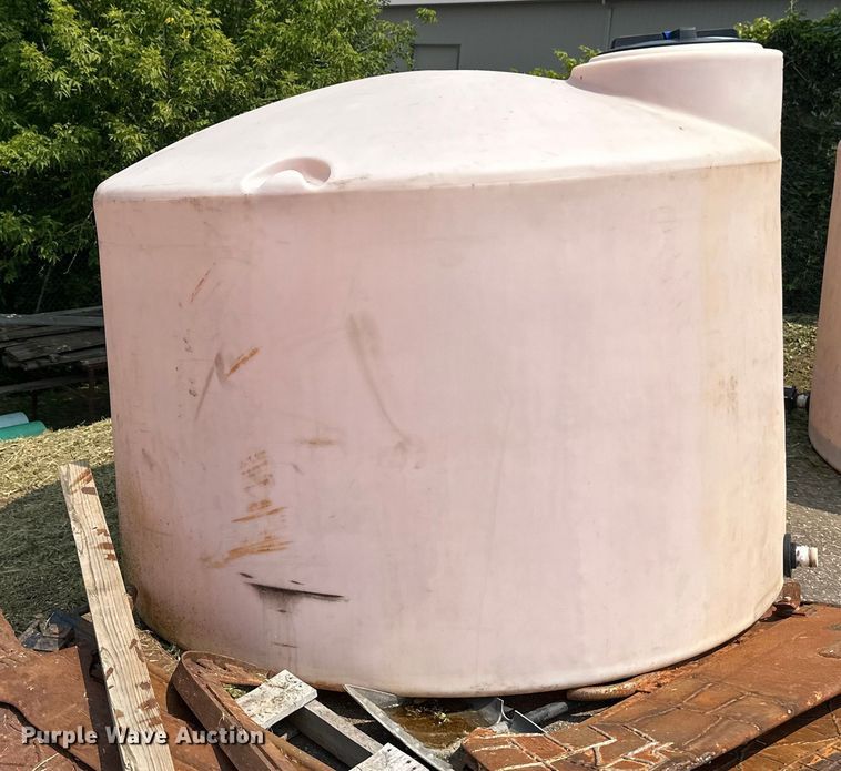 image for item EB2823 (2) poly tanks