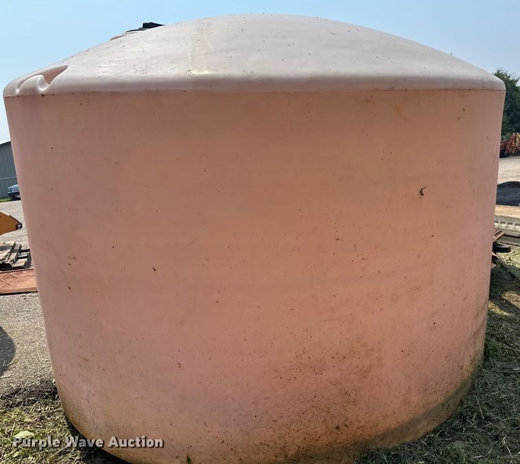 image for item EB2823 (2) poly tanks