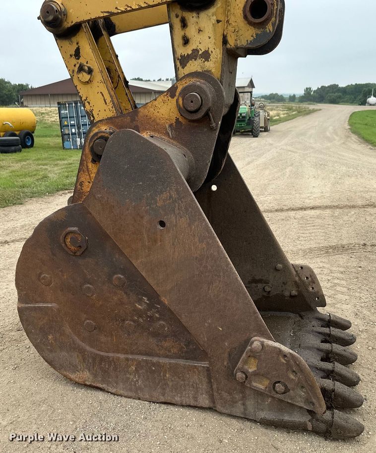 image for item EB2826 1995 Caterpillar 325L excavator