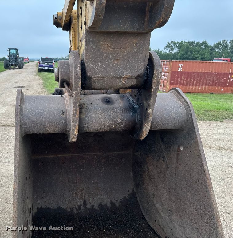 image for item EB2826 1995 Caterpillar 325L excavator