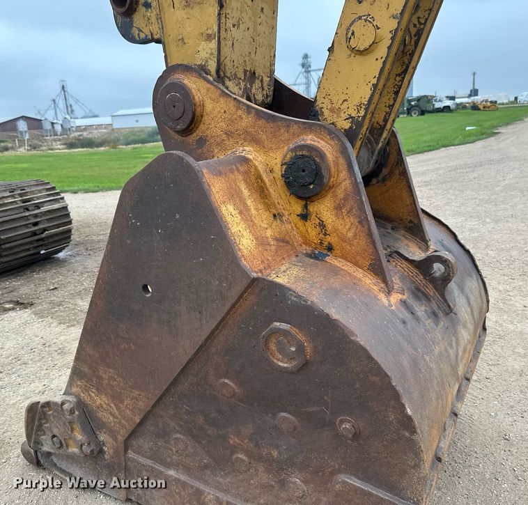 image for item EB2826 1995 Caterpillar 325L excavator