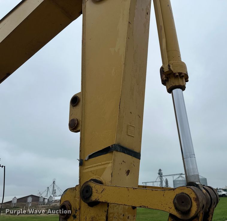 image for item EB2826 1995 Caterpillar 325L excavator