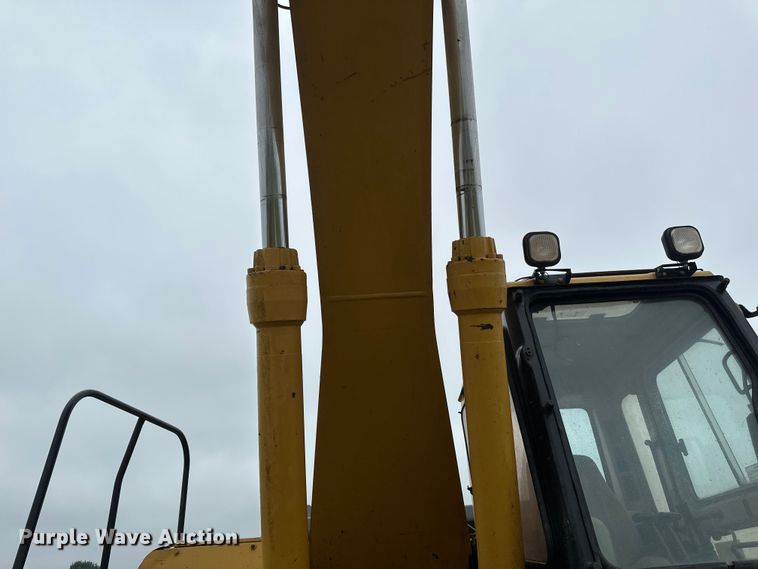 image for item EB2826 1995 Caterpillar 325L excavator