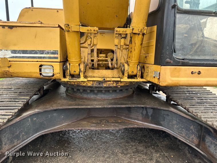 image for item EB2826 1995 Caterpillar 325L excavator