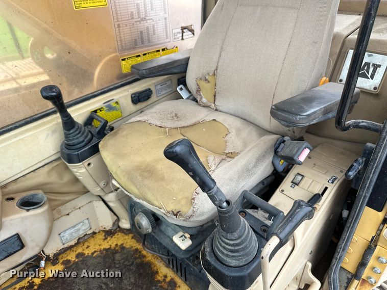 image for item EB2826 1995 Caterpillar 325L excavator