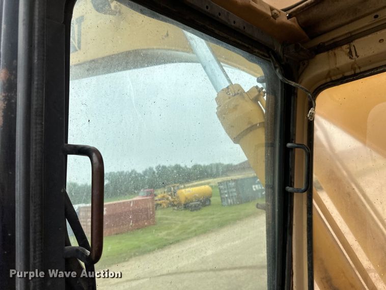 image for item EB2826 1995 Caterpillar 325L excavator