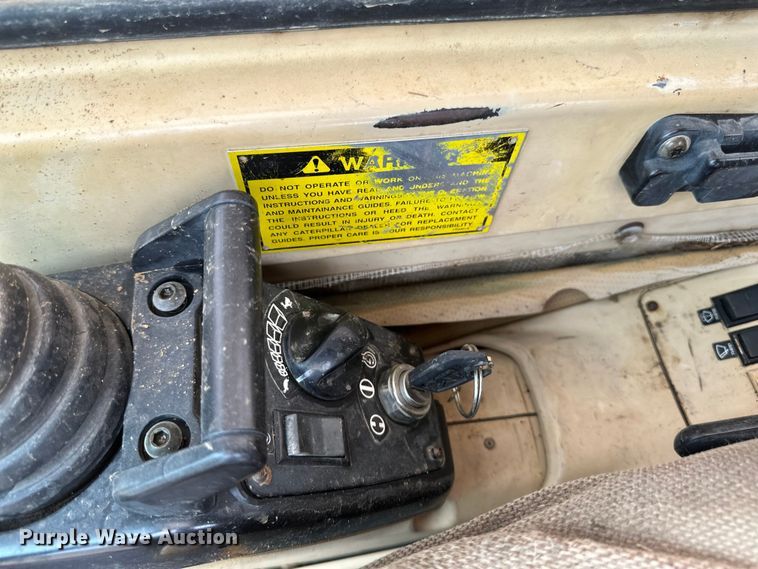 image for item EB2826 1995 Caterpillar 325L excavator