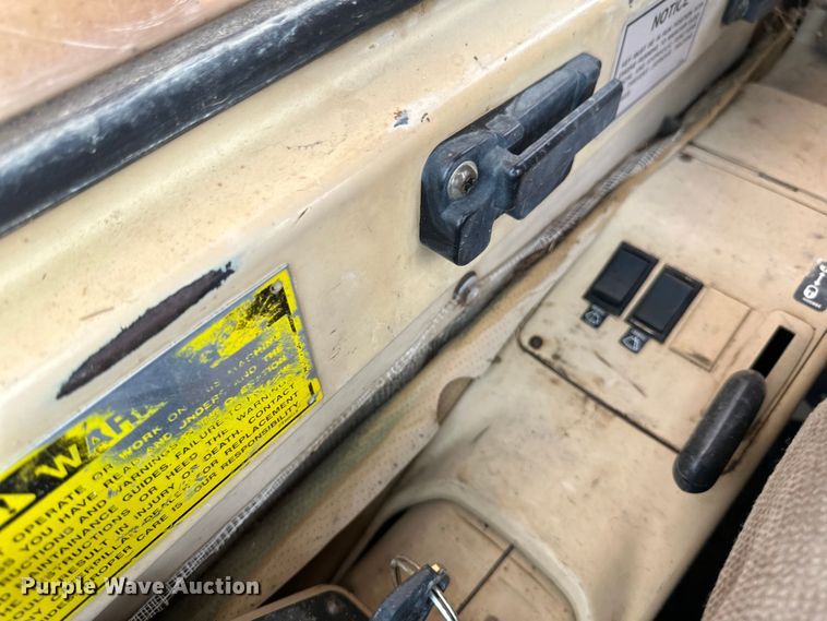 image for item EB2826 1995 Caterpillar 325L excavator