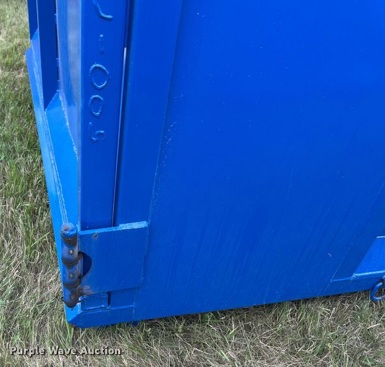 image for item EB2830 Roll-off dumpster