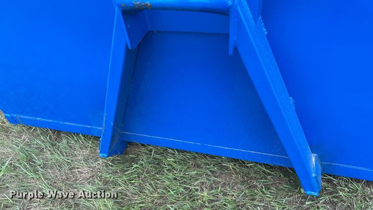 image for item EB2830 Roll-off dumpster