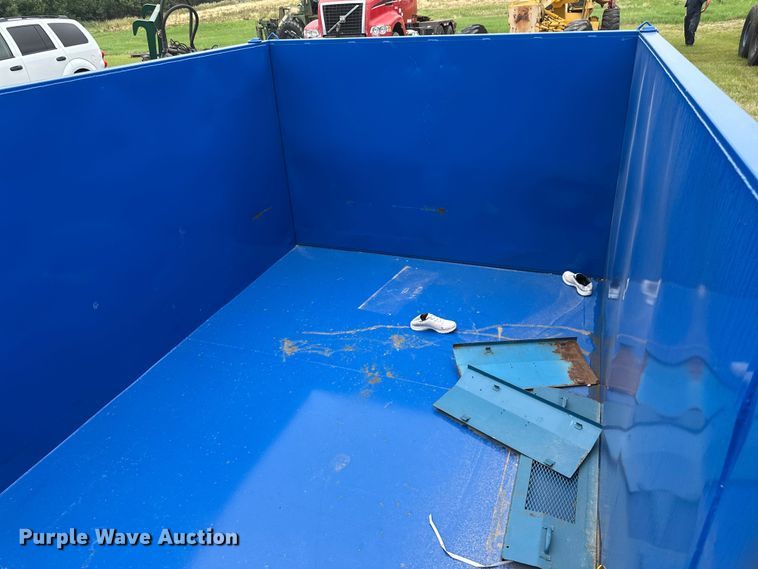 image for item EB2831 Roll-off dumpster