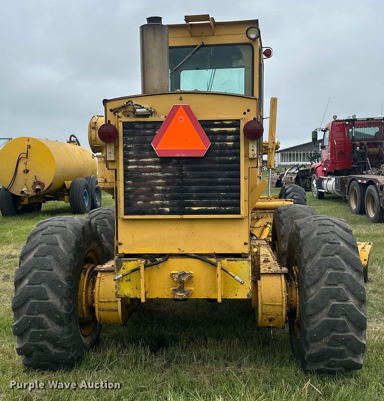 image for item EB2832 1987 Champion 720A motor grader