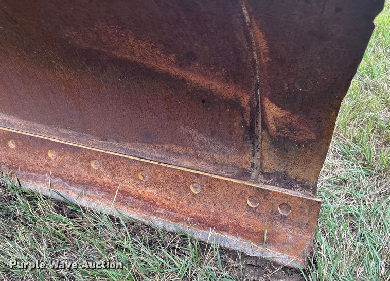 image for item EB2832 1987 Champion 720A motor grader