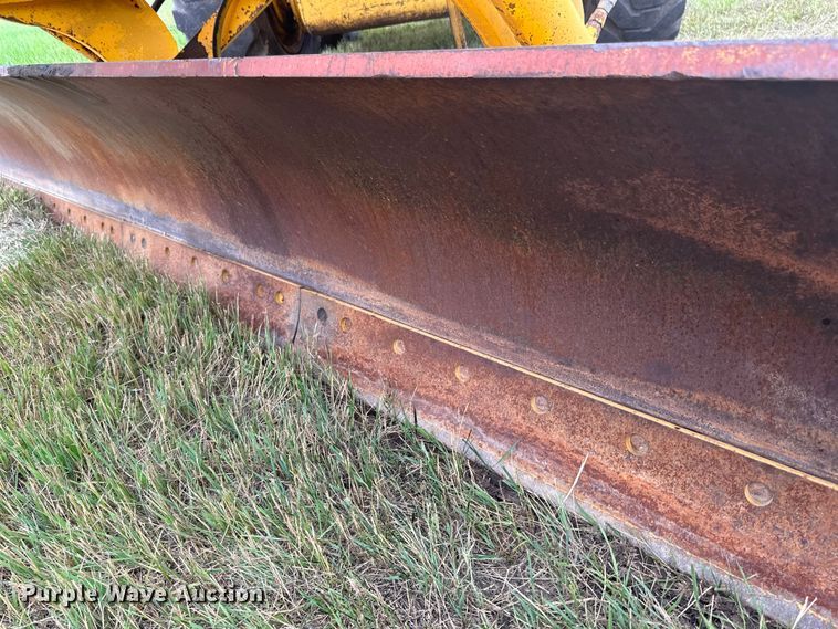 image for item EB2832 1987 Champion 720A motor grader