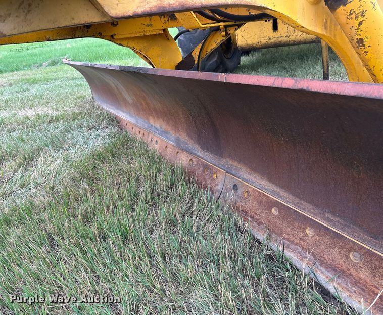 image for item EB2832 1987 Champion 720A motor grader