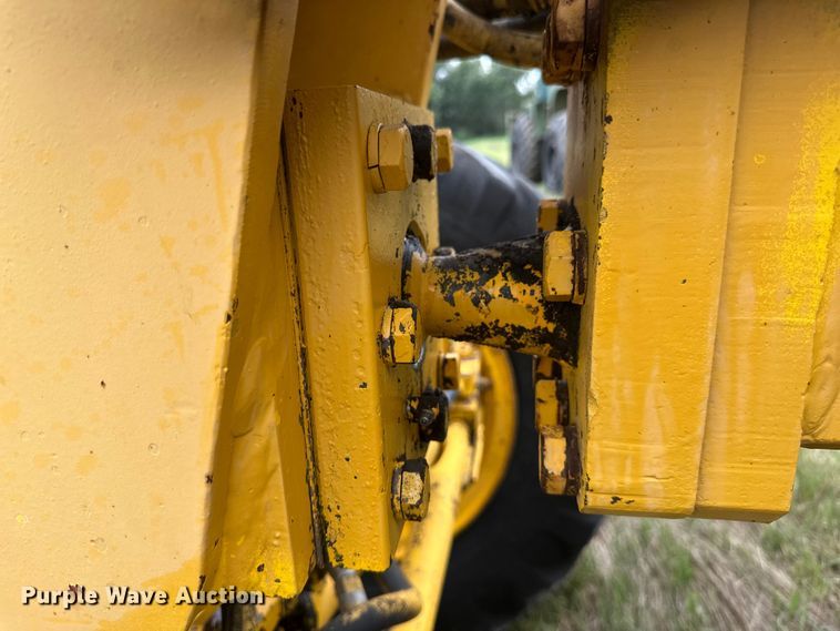 image for item EB2832 1987 Champion 720A motor grader