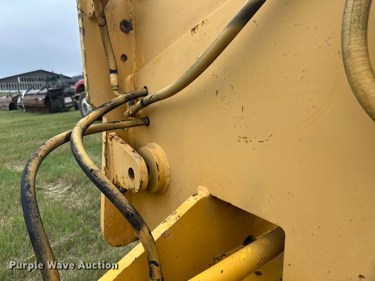 image for item EB2832 1987 Champion 720A motor grader