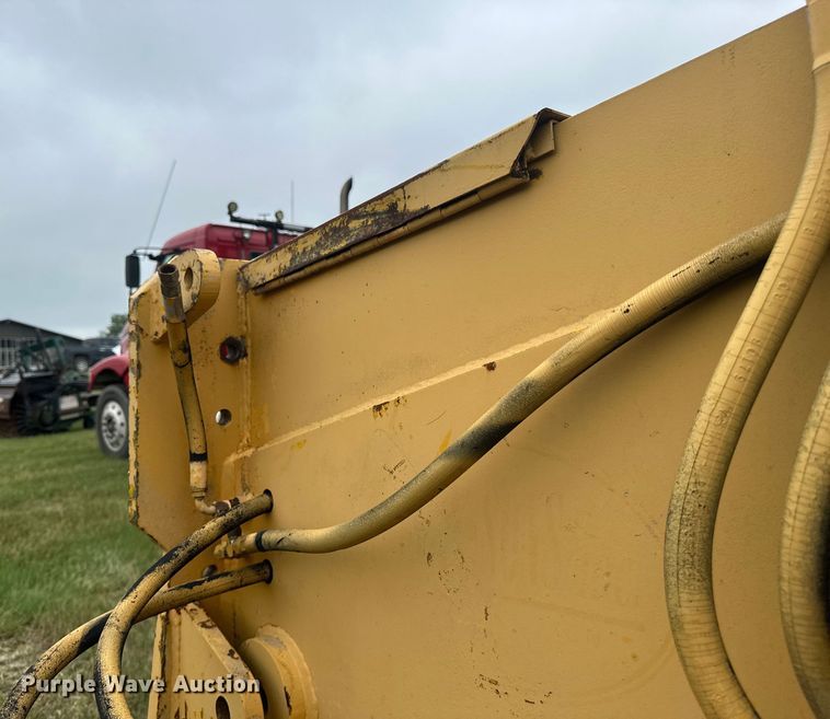 image for item EB2832 1987 Champion 720A motor grader