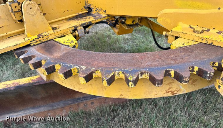 image for item EB2832 1987 Champion 720A motor grader