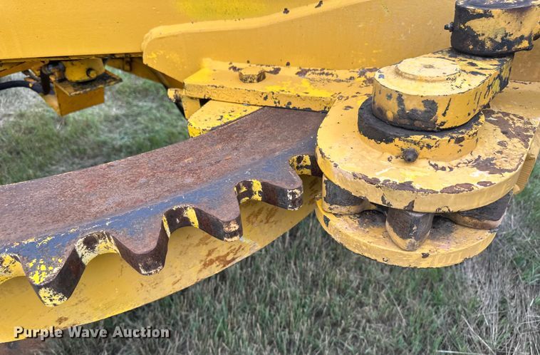 image for item EB2832 1987 Champion 720A motor grader