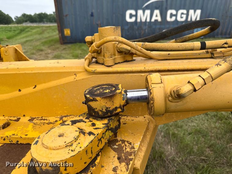 image for item EB2832 1987 Champion 720A motor grader