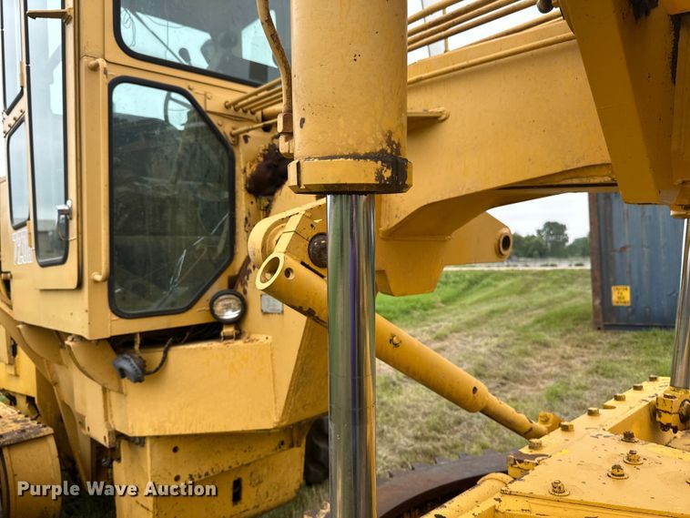 image for item EB2832 1987 Champion 720A motor grader