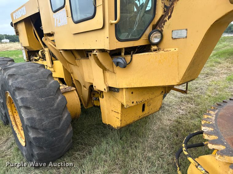 image for item EB2832 1987 Champion 720A motor grader