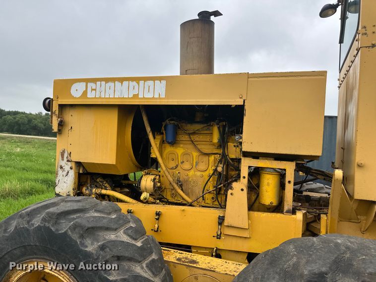 image for item EB2832 1987 Champion 720A motor grader