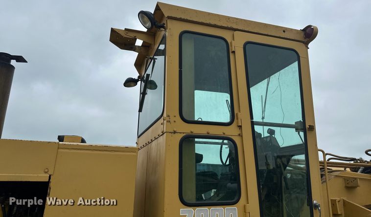 image for item EB2832 1987 Champion 720A motor grader