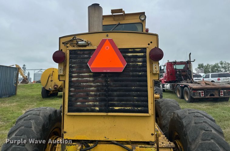 image for item EB2832 1987 Champion 720A motor grader