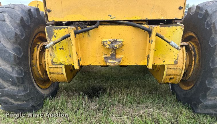 image for item EB2832 1987 Champion 720A motor grader