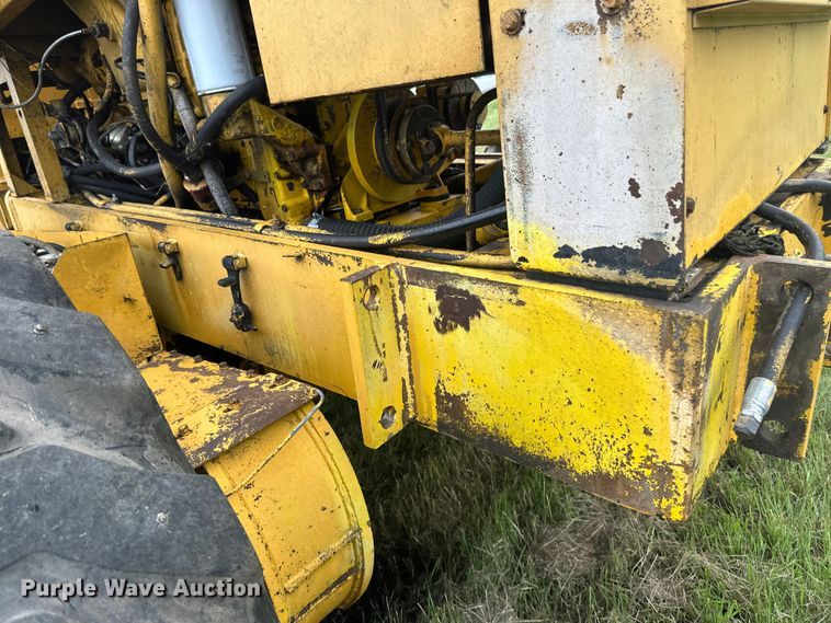 image for item EB2832 1987 Champion 720A motor grader