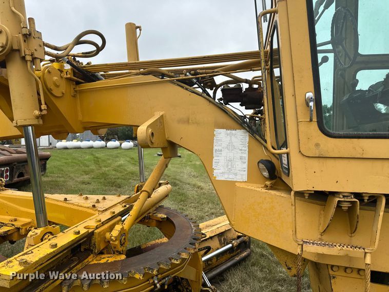 image for item EB2832 1987 Champion 720A motor grader