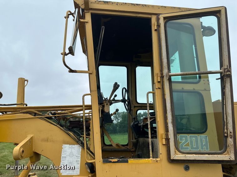 image for item EB2832 1987 Champion 720A motor grader