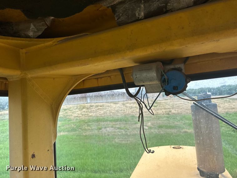 image for item EB2832 1987 Champion 720A motor grader