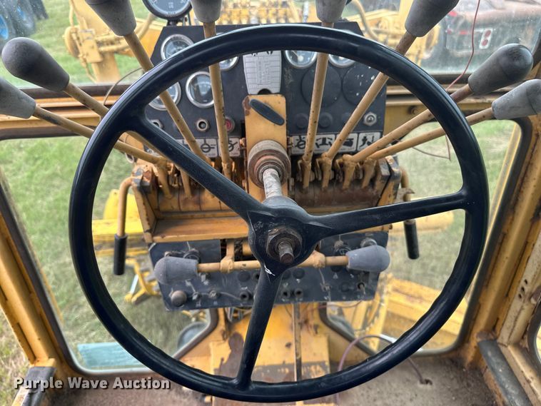 image for item EB2832 1987 Champion 720A motor grader