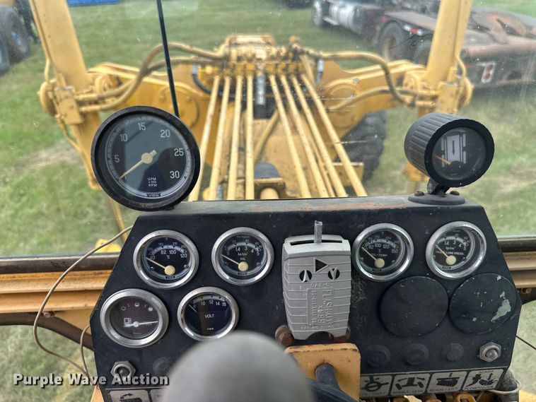 image for item EB2832 1987 Champion 720A motor grader