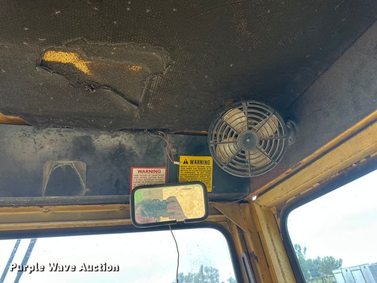 image for item EB2832 1987 Champion 720A motor grader