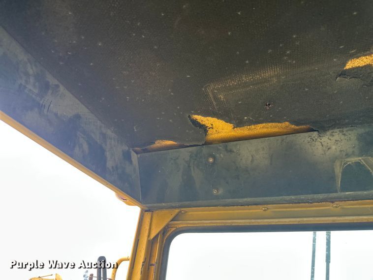 image for item EB2832 1987 Champion 720A motor grader